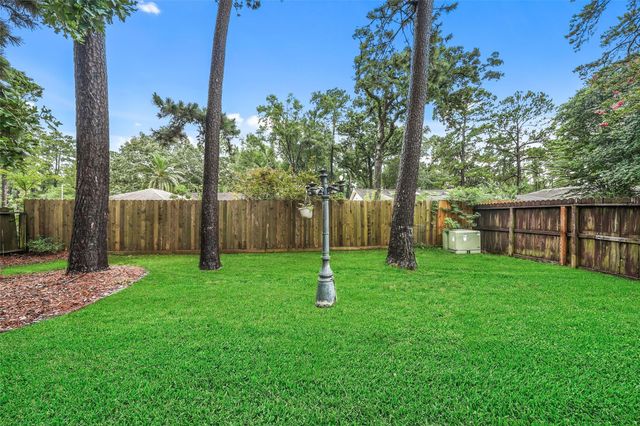 1926 Maple Lakes Drive, Houston, TX 77339