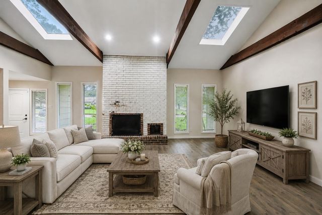 1926 Maple Lakes Drive, Houston, TX 77339