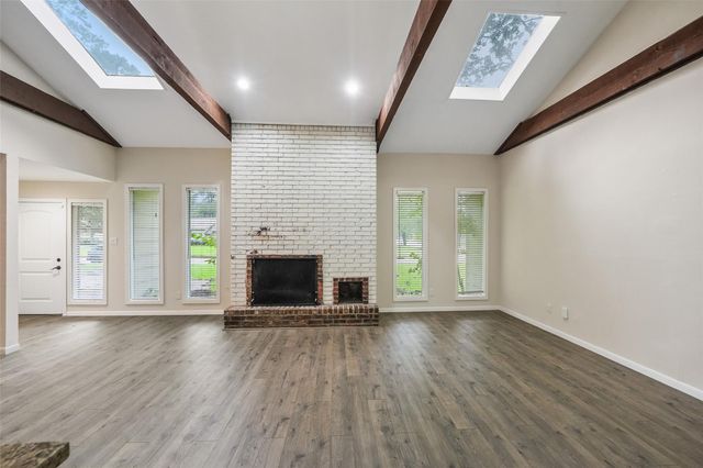 1926 Maple Lakes Drive, Houston, TX 77339