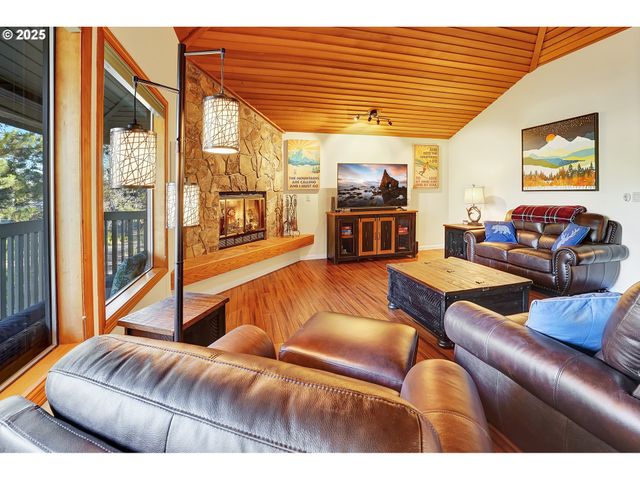 17704 ROGUE Ln, Sunriver, OR 97707