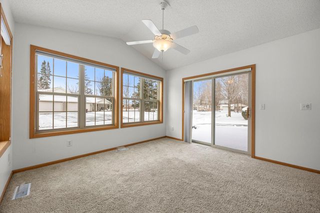 11084 Eagle Ridge Way, Chisago City, MN 55013
