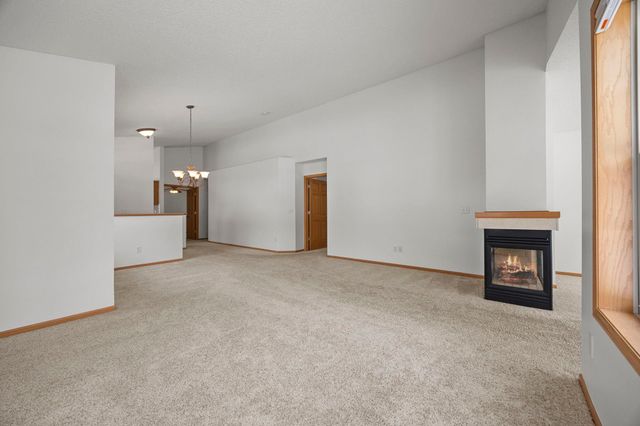 11084 Eagle Ridge Way, Chisago City, MN 55013