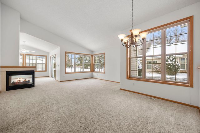 11084 Eagle Ridge Way, Chisago City, MN 55013