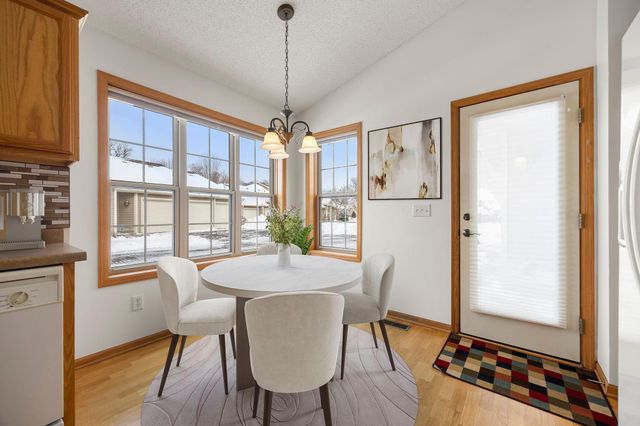 11084 Eagle Ridge Way, Chisago City, MN 55013