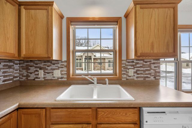 11084 Eagle Ridge Way, Chisago City, MN 55013