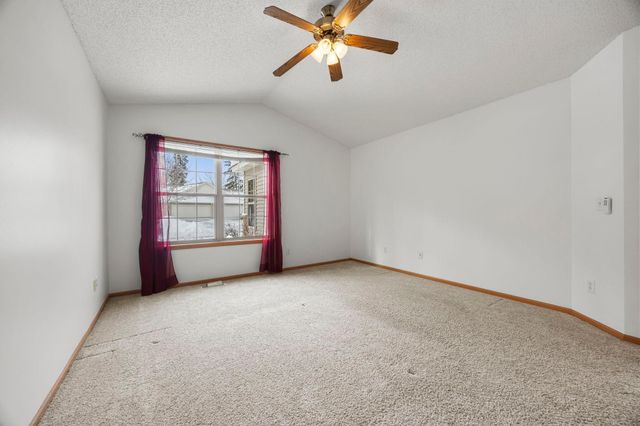 11084 Eagle Ridge Way, Chisago City, MN 55013