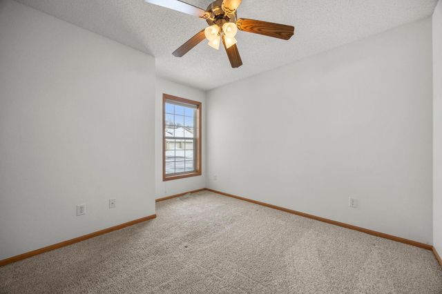 11084 Eagle Ridge Way, Chisago City, MN 55013