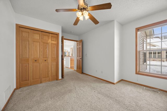 11084 Eagle Ridge Way, Chisago City, MN 55013