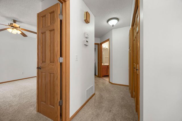 11084 Eagle Ridge Way, Chisago City, MN 55013