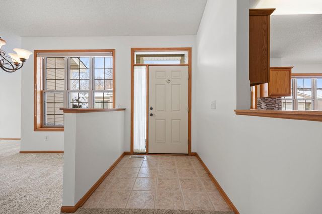 11084 Eagle Ridge Way, Chisago City, MN 55013