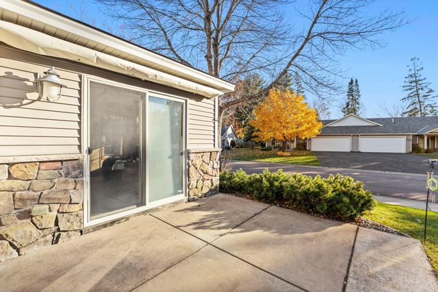 11084 Eagle Ridge Way, Chisago City, MN 55013