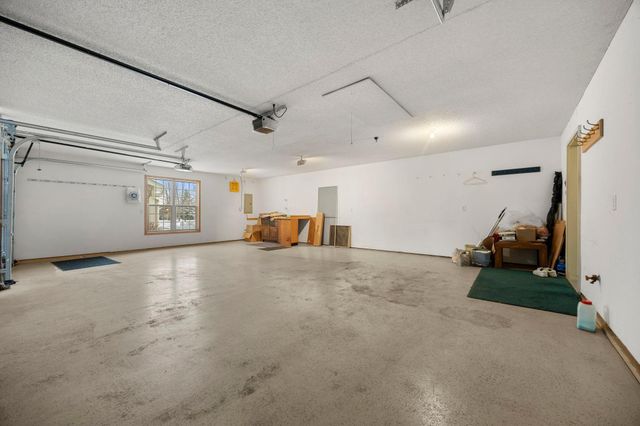 11084 Eagle Ridge Way, Chisago City, MN 55013