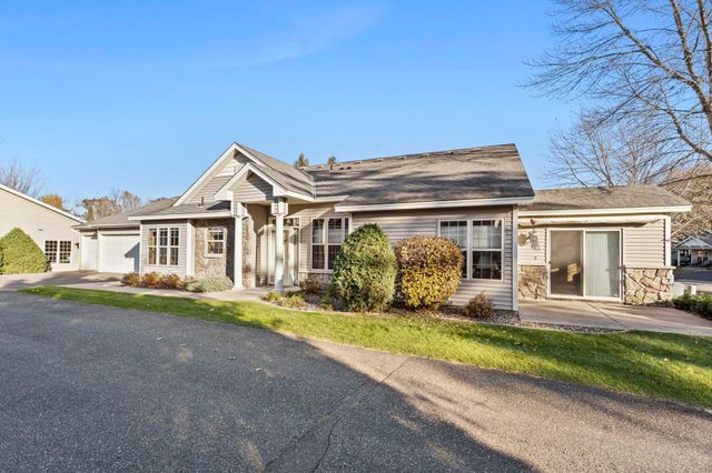 11084 Eagle Ridge Way, Chisago City, MN 55013