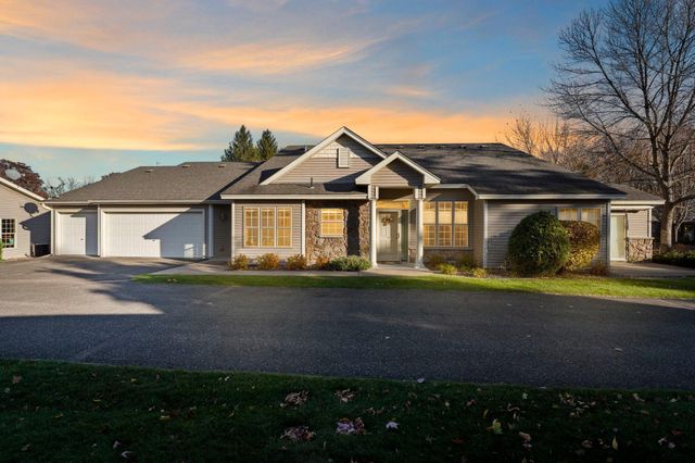 11084 Eagle Ridge Way, Chisago City, MN 55013