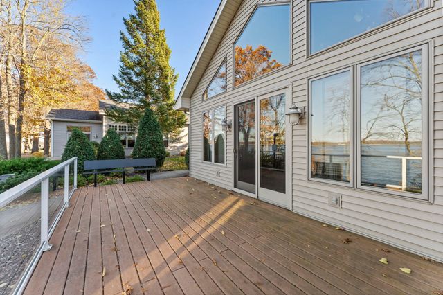 11084 Eagle Ridge Way, Chisago City, MN 55013