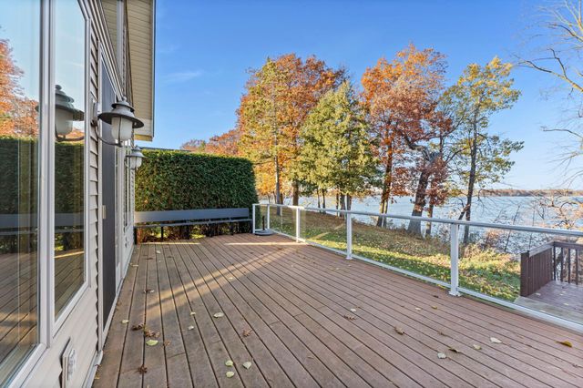 11084 Eagle Ridge Way, Chisago City, MN 55013