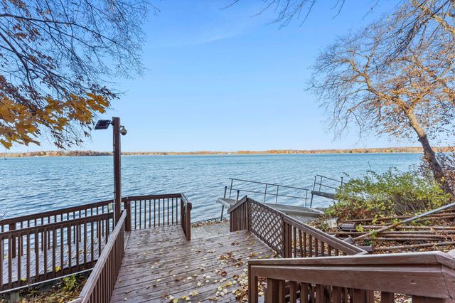 11084 Eagle Ridge Way, Chisago City, MN 55013