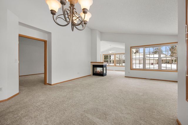 11084 Eagle Ridge Way, Chisago City, MN 55013