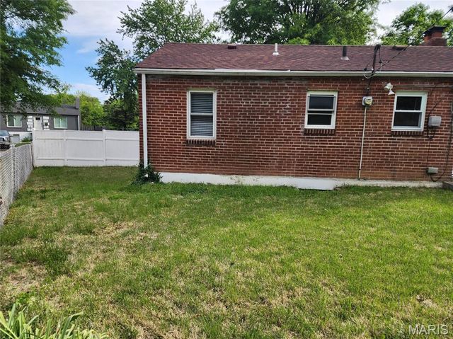 8137 Vardaman Drive, University City, MO 63130