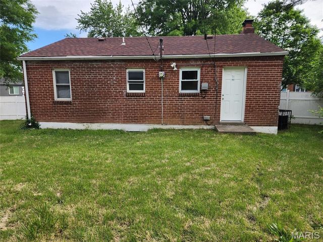 8137 Vardaman Drive, University City, MO 63130
