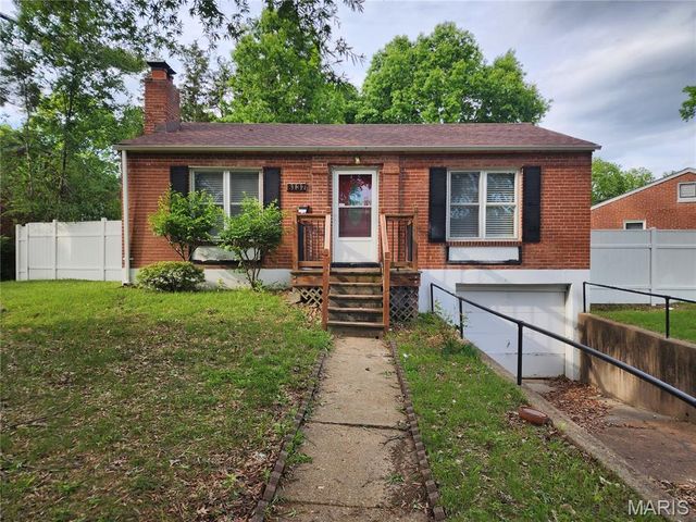 8137 Vardaman Drive, University City, MO 63130