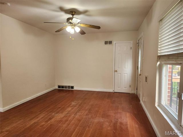8137 Vardaman Drive, University City, MO 63130