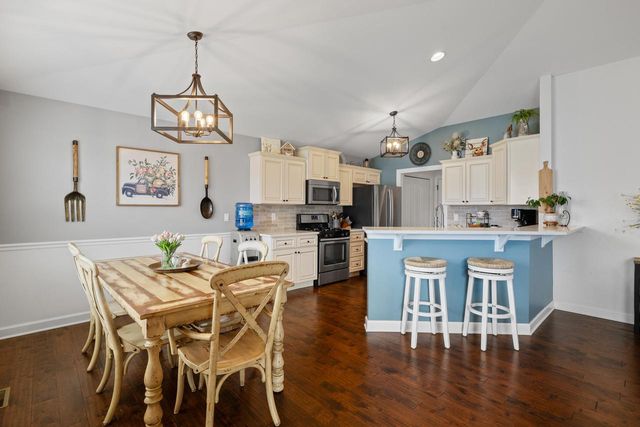 724 N Joshua LANE, Lake Geneva, WI 53147