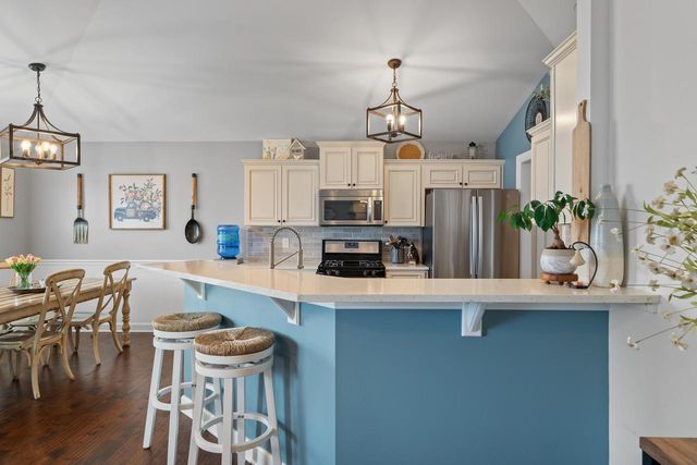 724 N Joshua LANE, Lake Geneva, WI 53147