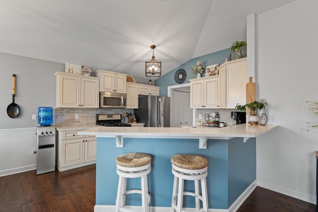 724 N Joshua LANE, Lake Geneva, WI 53147