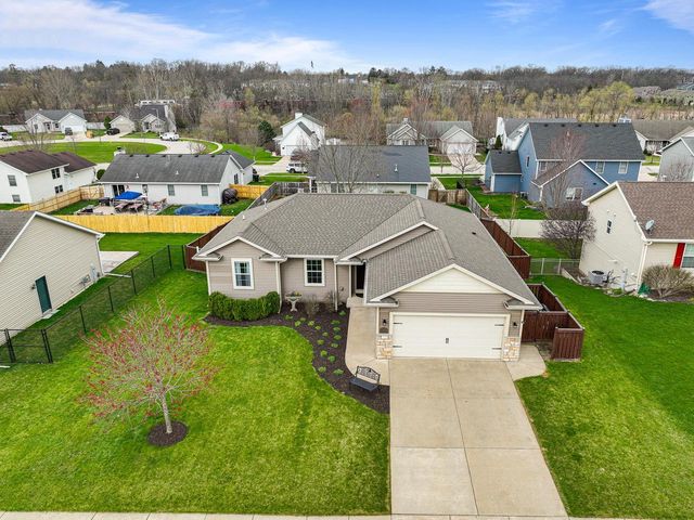 724 N Joshua LANE, Lake Geneva, WI 53147