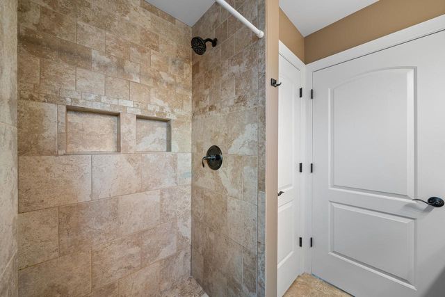 724 N Joshua LANE, Lake Geneva, WI 53147
