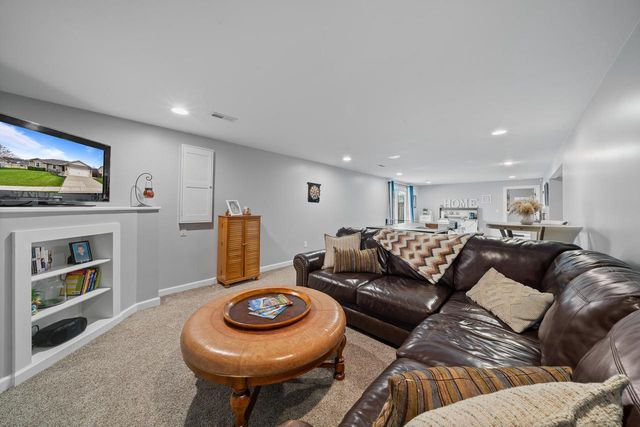 724 N Joshua LANE, Lake Geneva, WI 53147