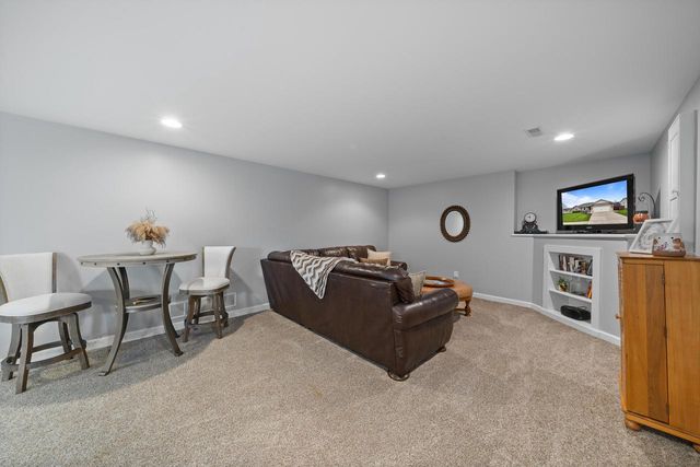 724 N Joshua LANE, Lake Geneva, WI 53147