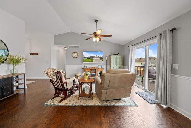 724 N Joshua LANE, Lake Geneva, WI 53147