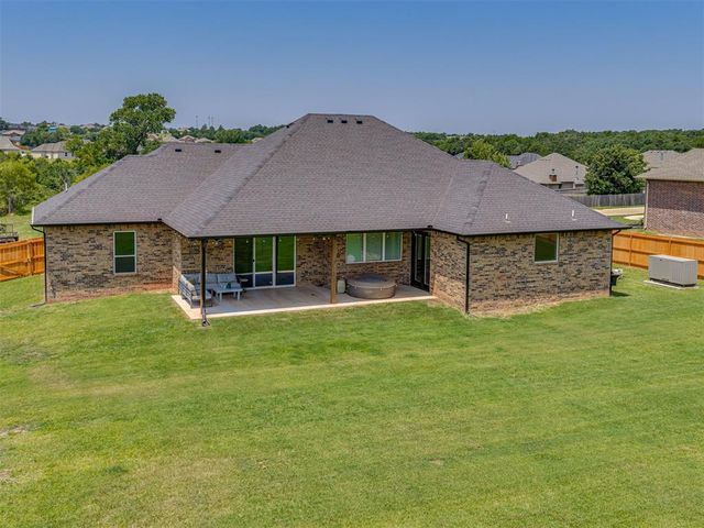 11406 Blue Heron Creek, Guthrie, OK 73044