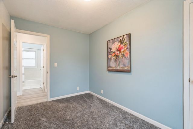 135 Eastview Drive NW, Cedar Rapids, IA 52405