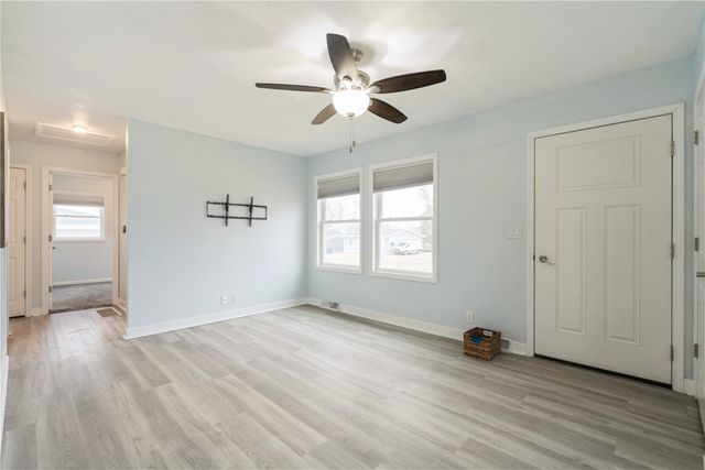 135 Eastview Drive NW, Cedar Rapids, IA 52405