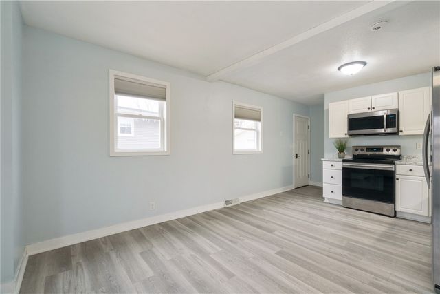 135 Eastview Drive NW, Cedar Rapids, IA 52405