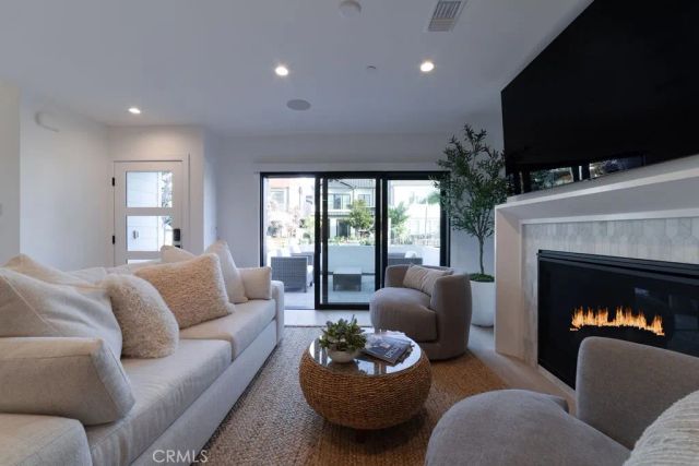 603 Acacia Avenue A, Corona Del Mar, CA 92625