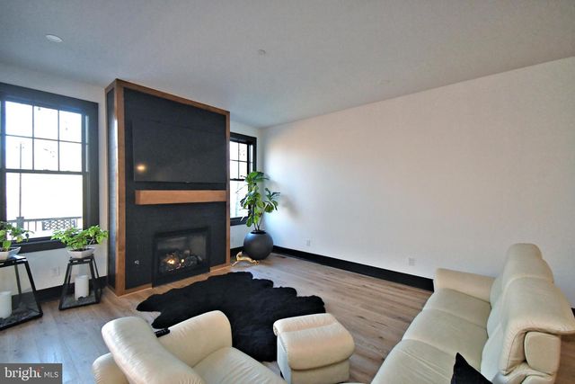 10 RICHARDS WAY, Ambler, PA 19002