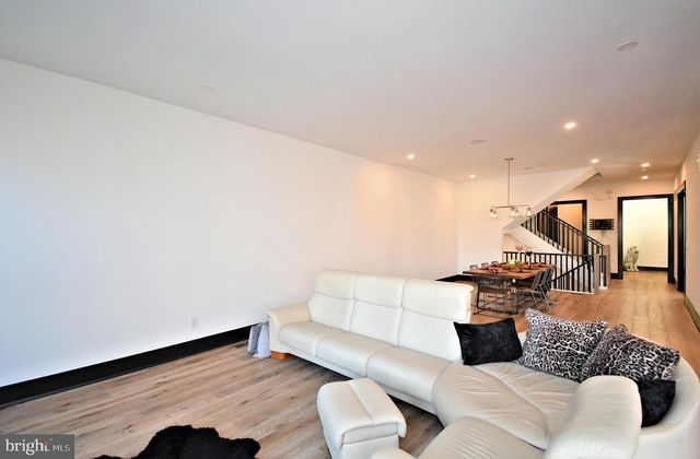 10 RICHARDS WAY, Ambler, PA 19002