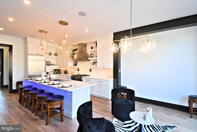 10 RICHARDS WAY, Ambler, PA 19002