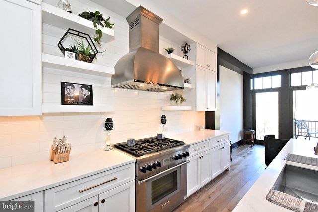 10 RICHARDS WAY, Ambler, PA 19002