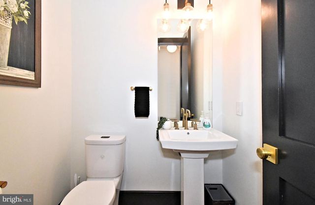 10 RICHARDS WAY, Ambler, PA 19002