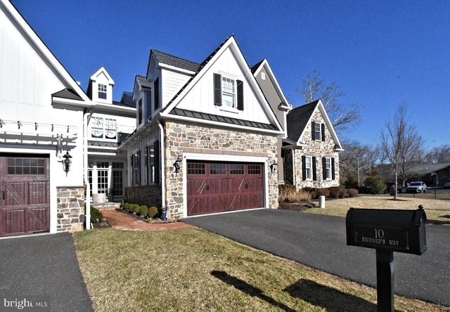 10 RICHARDS WAY, Ambler, PA 19002