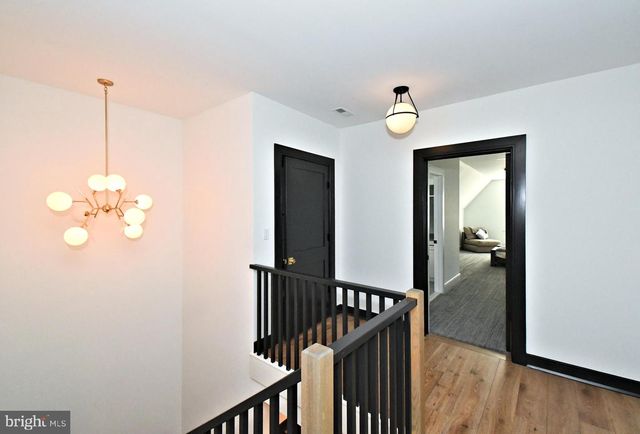 10 RICHARDS WAY, Ambler, PA 19002