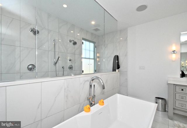 10 RICHARDS WAY, Ambler, PA 19002