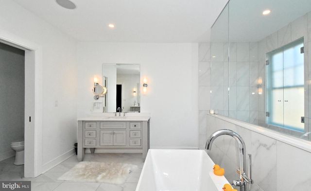 10 RICHARDS WAY, Ambler, PA 19002