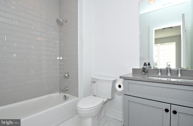 10 RICHARDS WAY, Ambler, PA 19002