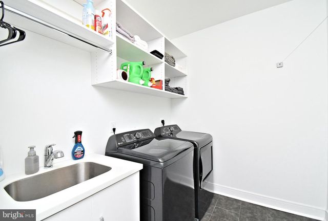 10 RICHARDS WAY, Ambler, PA 19002